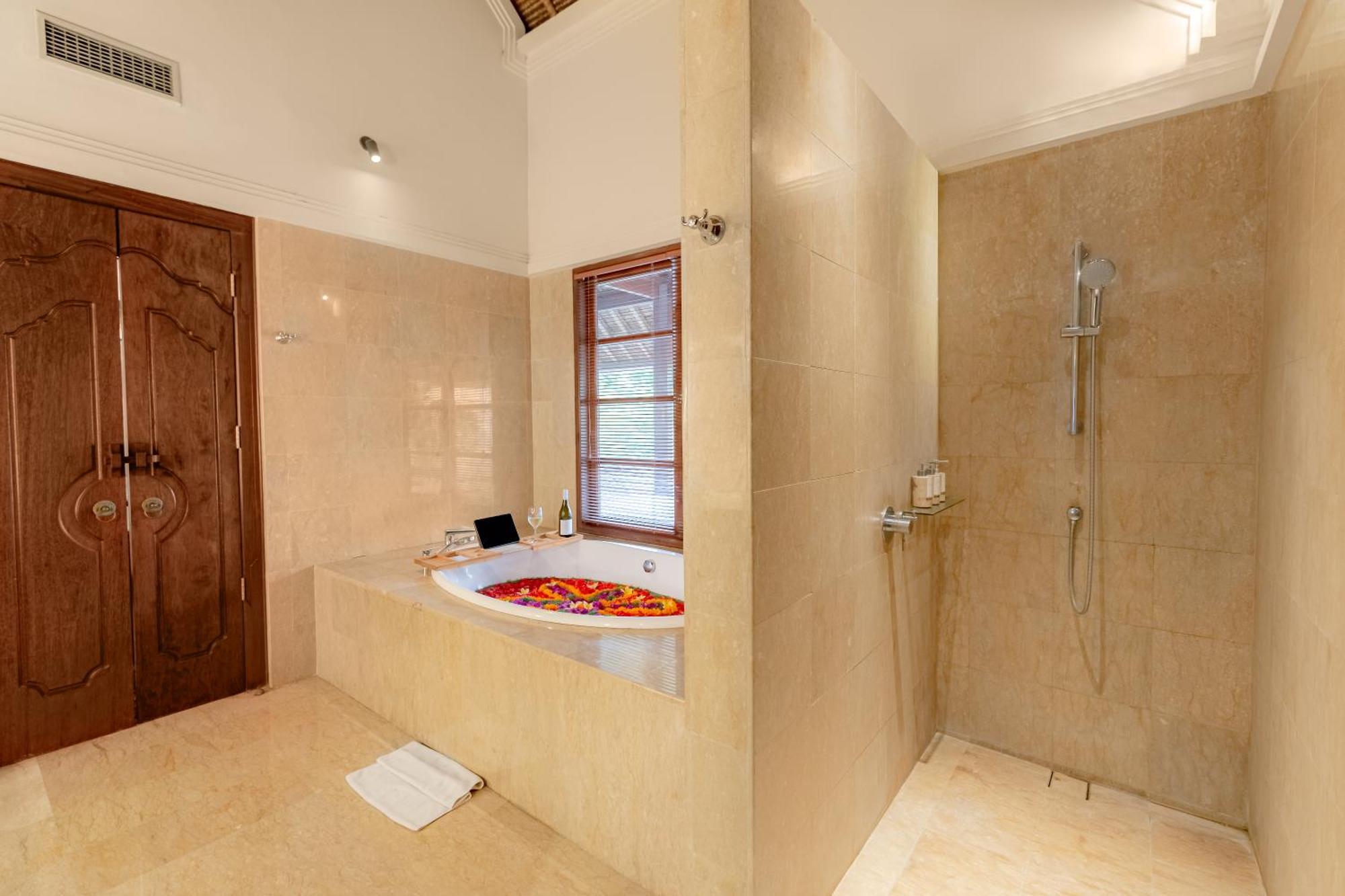 Villa Dorado - Steps From Jimbaran Beach 外观 照片